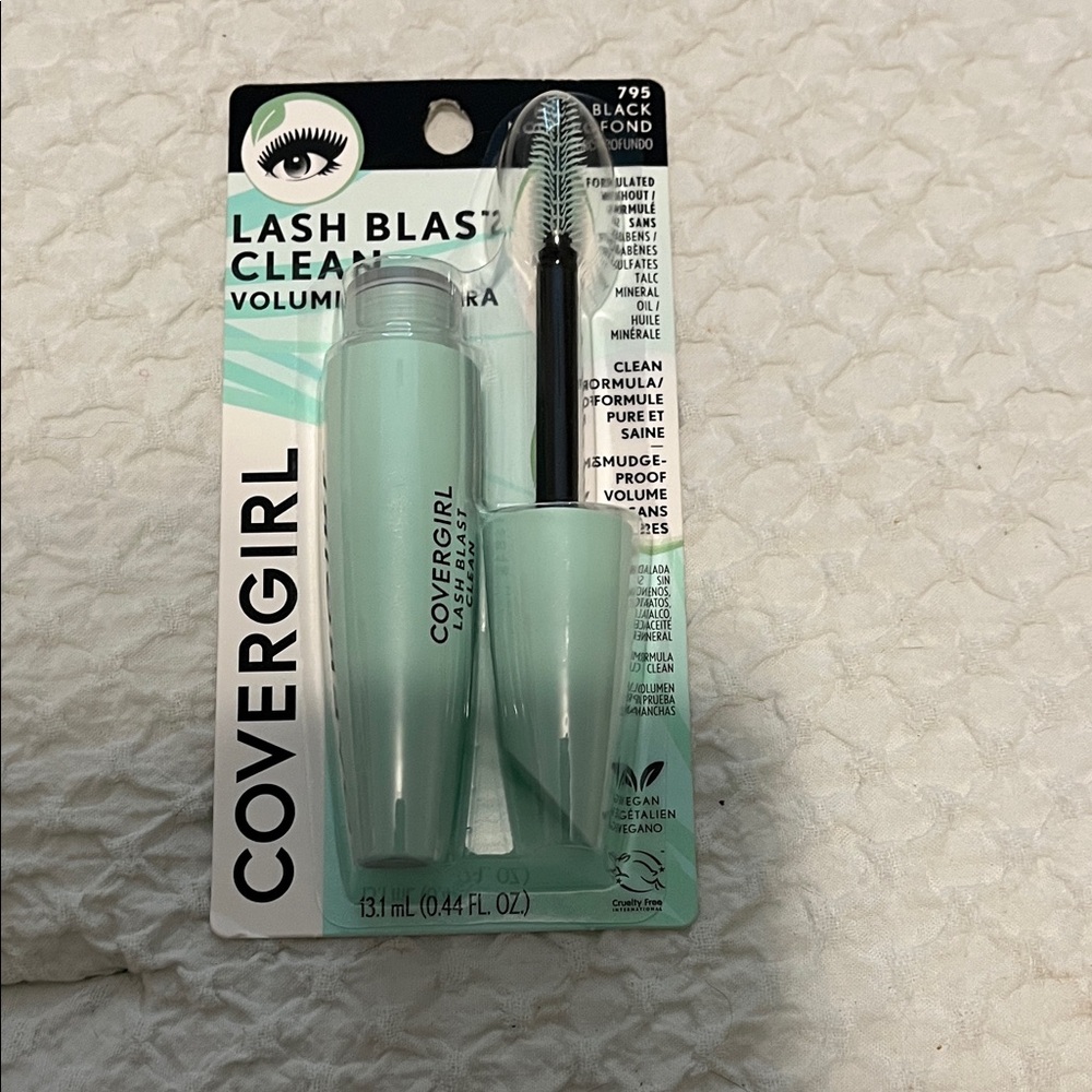 NWT Covergirl Lash Blast Clean Volume Mascara 795 Pitch Black